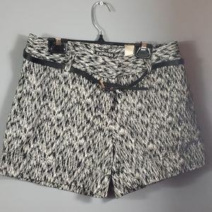 Express shorts Size 2 Color: Black and White